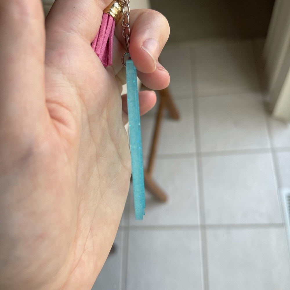 🎉🎉HP🎉🎉 Handmade Volleyball Keychain - Picture 3 of 6